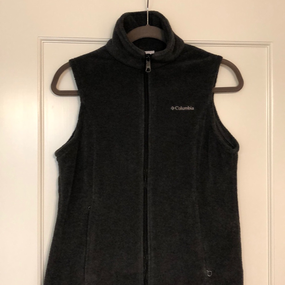 🖤Columbia Dark grey zip front fleece vest🖤